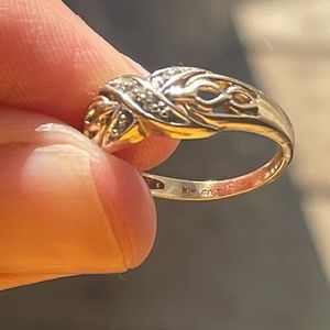 10k gold ring with genuine diamonds